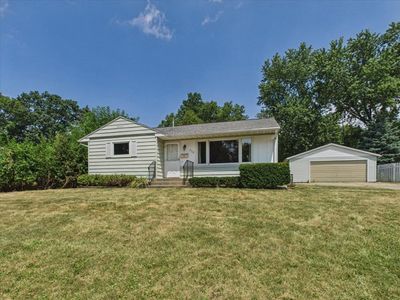 1710 Thackeray Rd