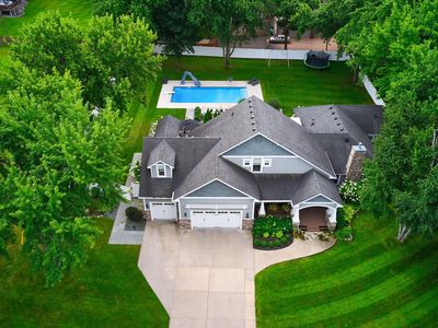 820 Niagara Ln N