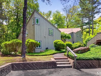 1 Talcott Glen #B