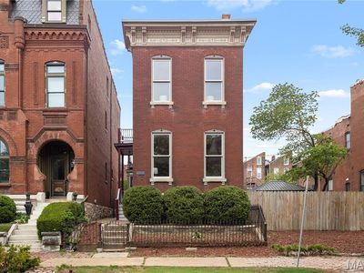 2421 S 13th St