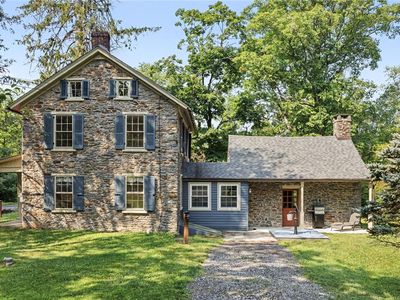 1067 W Thatcher Rd