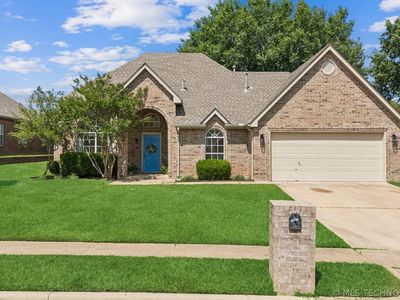 1607 Fir Dr
