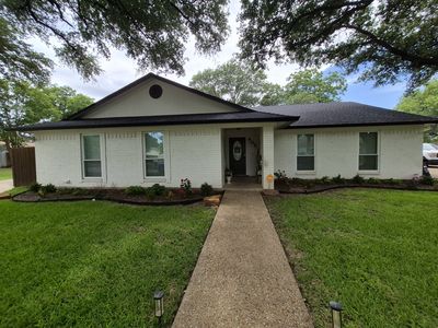 Property at 405 Lindenwood Ln W, Hewitt, TX