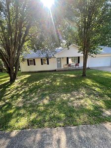 15 Acorn Dr