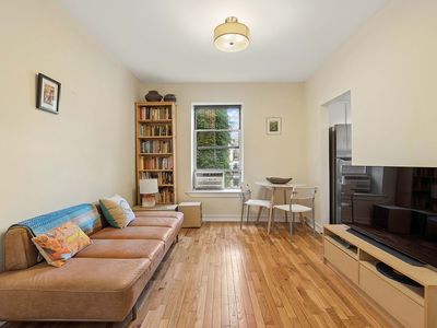 317 E 3rd St APT 11