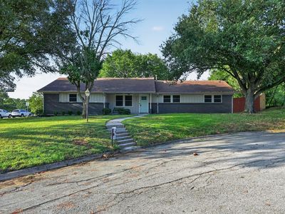 2403 Robin Cir