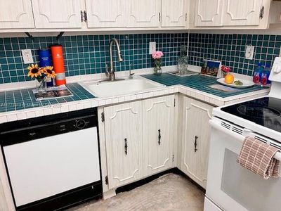 6700 Cypress Rd APT 207