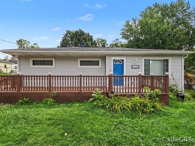 1534 Katrina Dr SE