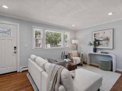136-136A Belgrade Ave