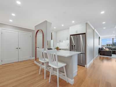 85 E India Row APT 34G