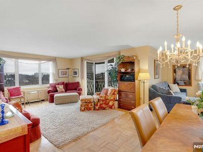 2000 Linwood Ave APT 5A