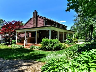 16 Weeden Dr