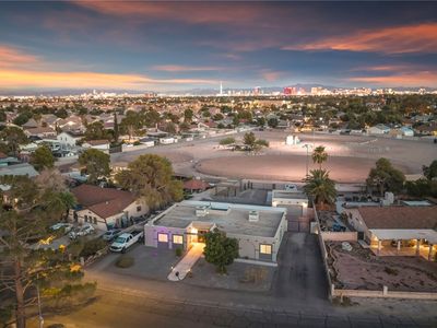 5505 Avenida Vaquero