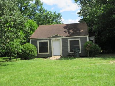 3302 Center Rd