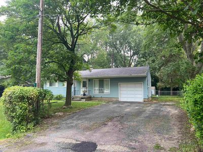 9222 Maplewood Dr