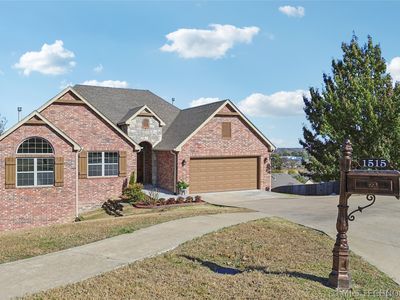 1515 Emily Cir