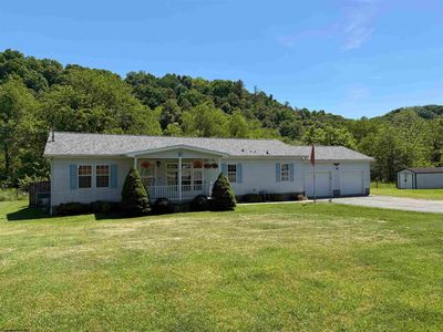 28 Fields Ln