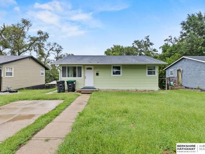 3868 Parker St