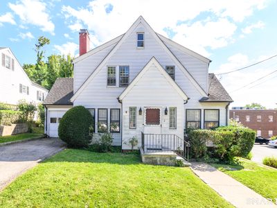 2 Parkhill Avenue