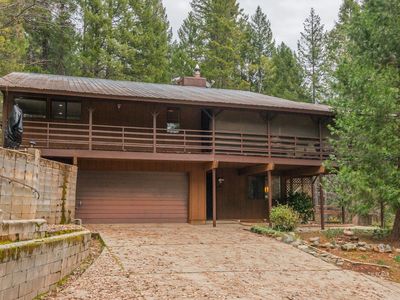 399 & 410 Lake Forest Dr