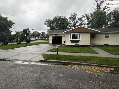 Property at 901 9th Ave W, Mobridge, SD
