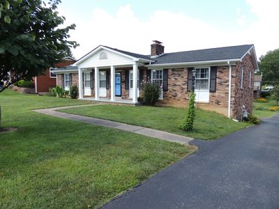 206 Bellwood Ct
