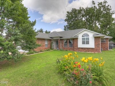 2825 Jamestown Cir