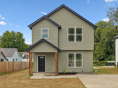 206 15th Ave W