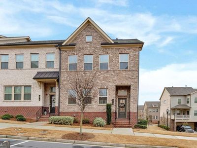 270 Commons Ave