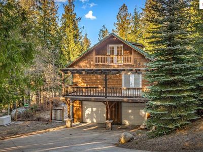 1147 Wooded Acres Dr