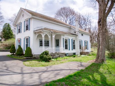 472 E Main St