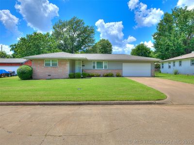 856 N Waco Ave