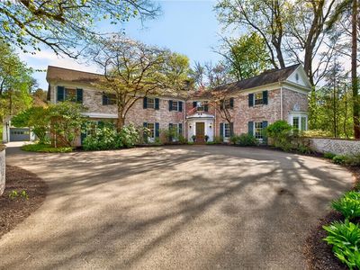 3437 Elmwood Ave