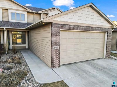 2413 S Kinderhook Ave