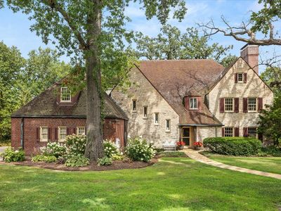 2221 Twin Oak Rd