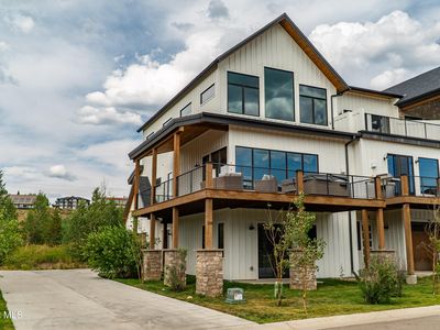 158 HAY MEADOW Drive
