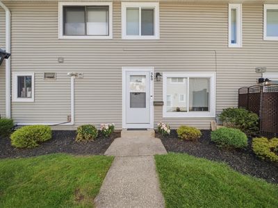 Property at 560 Eastbrooke Ln, Rochester, NY