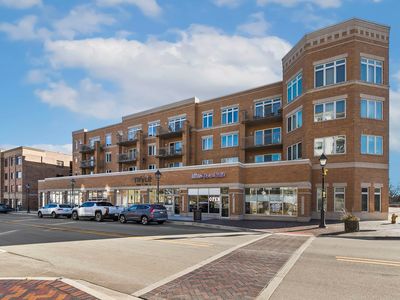 1 S Lincoln Ave APT 202