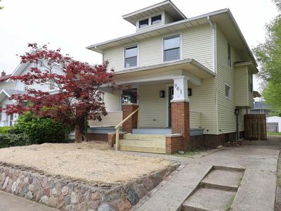 901 Forest Ave