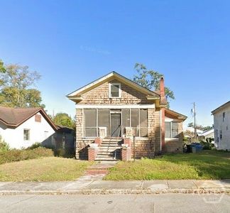 732 Maupas Avenue