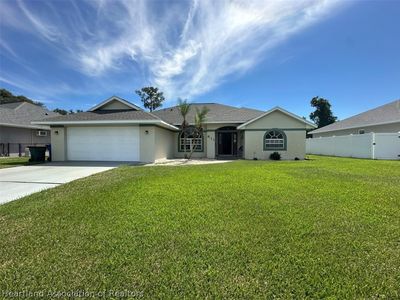 611 Entrada Ave