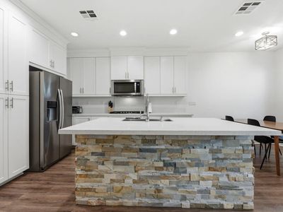 2464 Solara Ln
