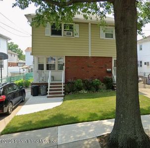 194 Benton Ave