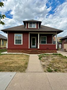 404 W 5th St