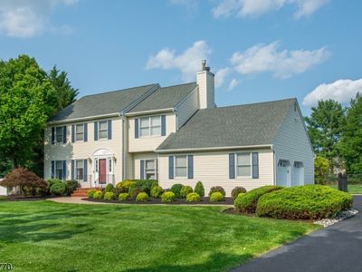 10 Earhart Dr