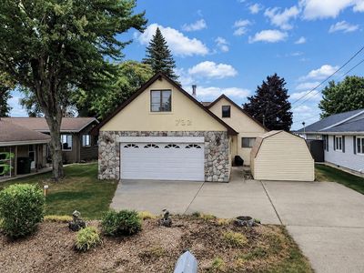 732 Iroquois Ave