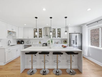 808 Dudley Ct
