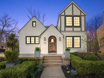 415 Lakeside Dr SE