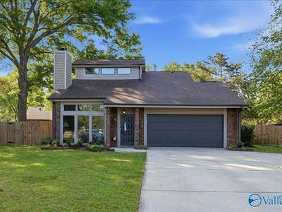 1902 Helmsdale Cir SE