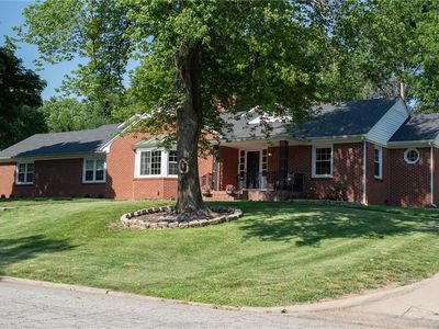 203 Elmwood Dr
